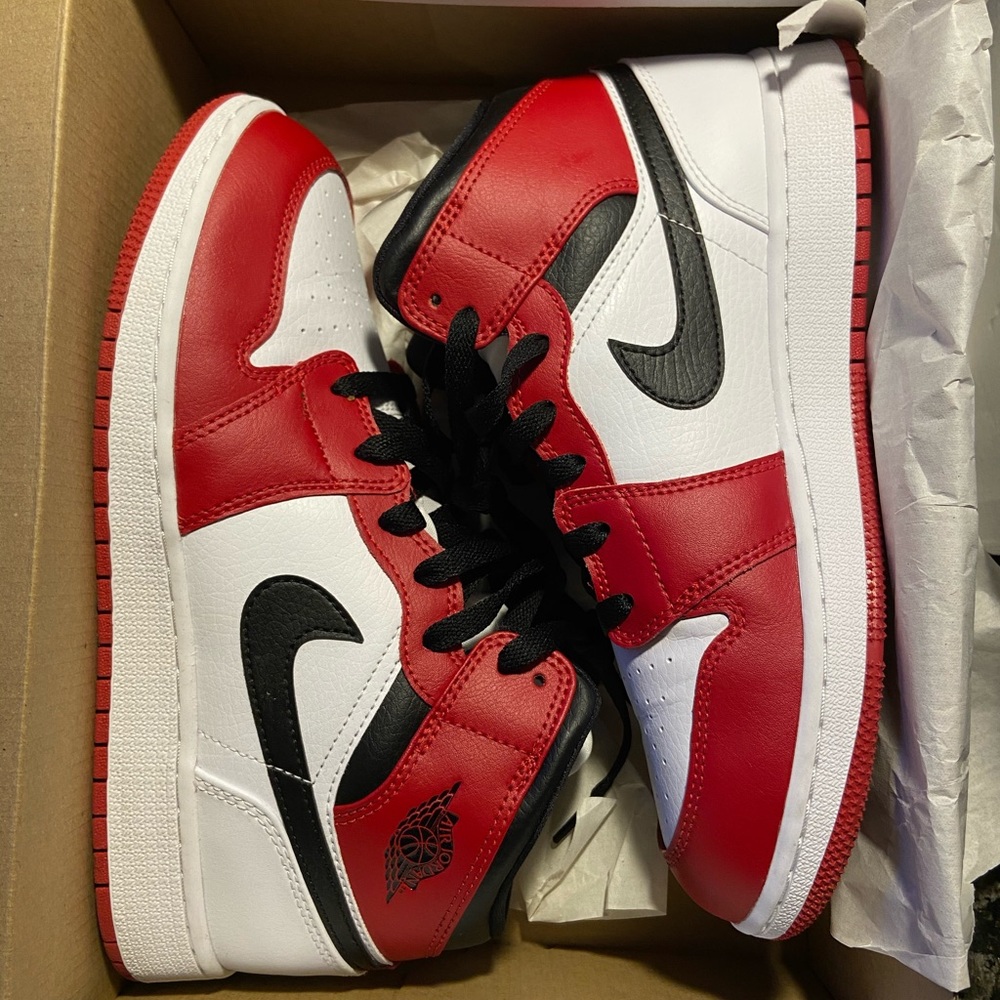Air Jordan 1 Mid